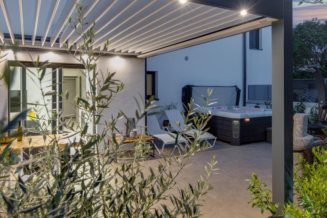 Apartma Skubic Duhljica Vantacici Exterior foto